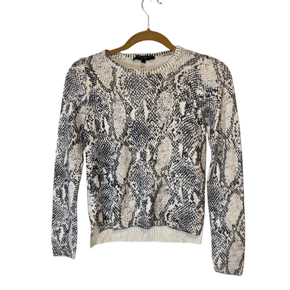 Generation Love Sweater Size Small - Picture 2 of 12